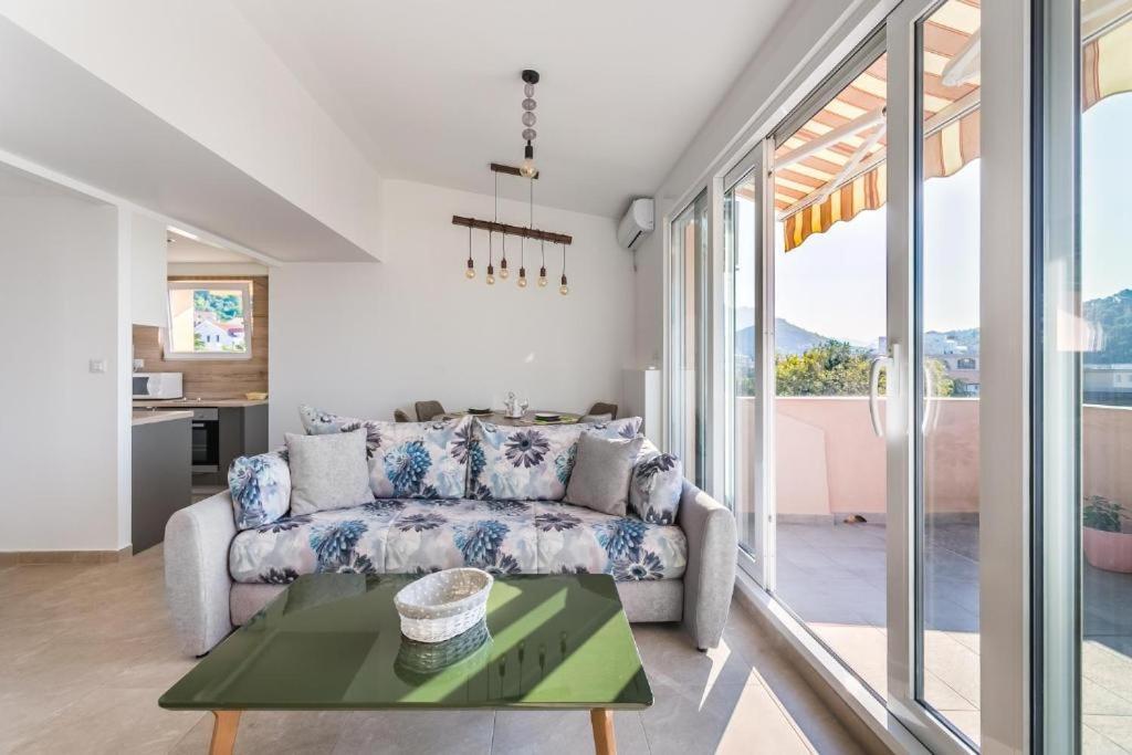 Apartments Aleksandar Petrovac Ngoại thất bức ảnh