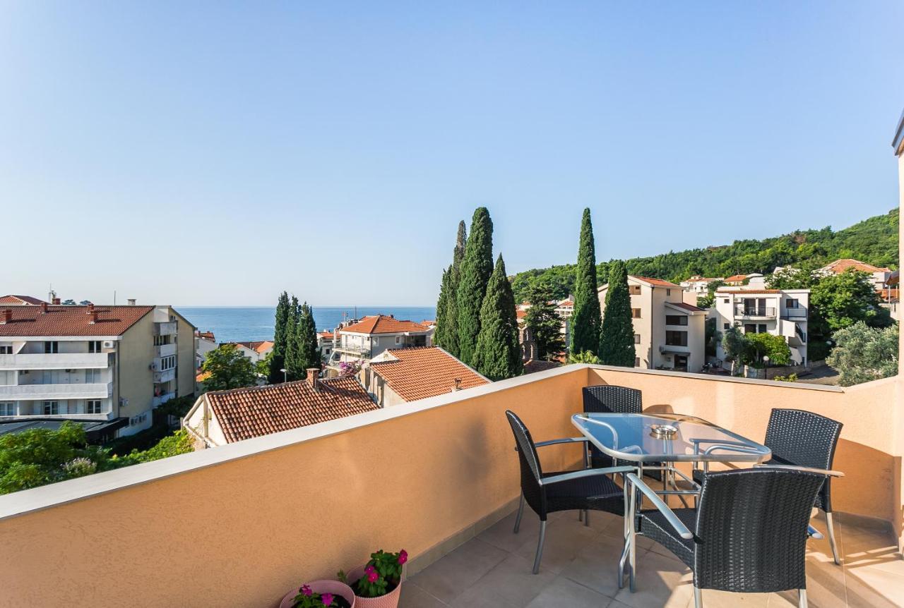 Apartments Aleksandar Petrovac Ngoại thất bức ảnh